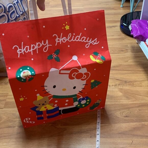 Sanrio Hello Kitty Vintage Gift Bag - Picture 4 of 4